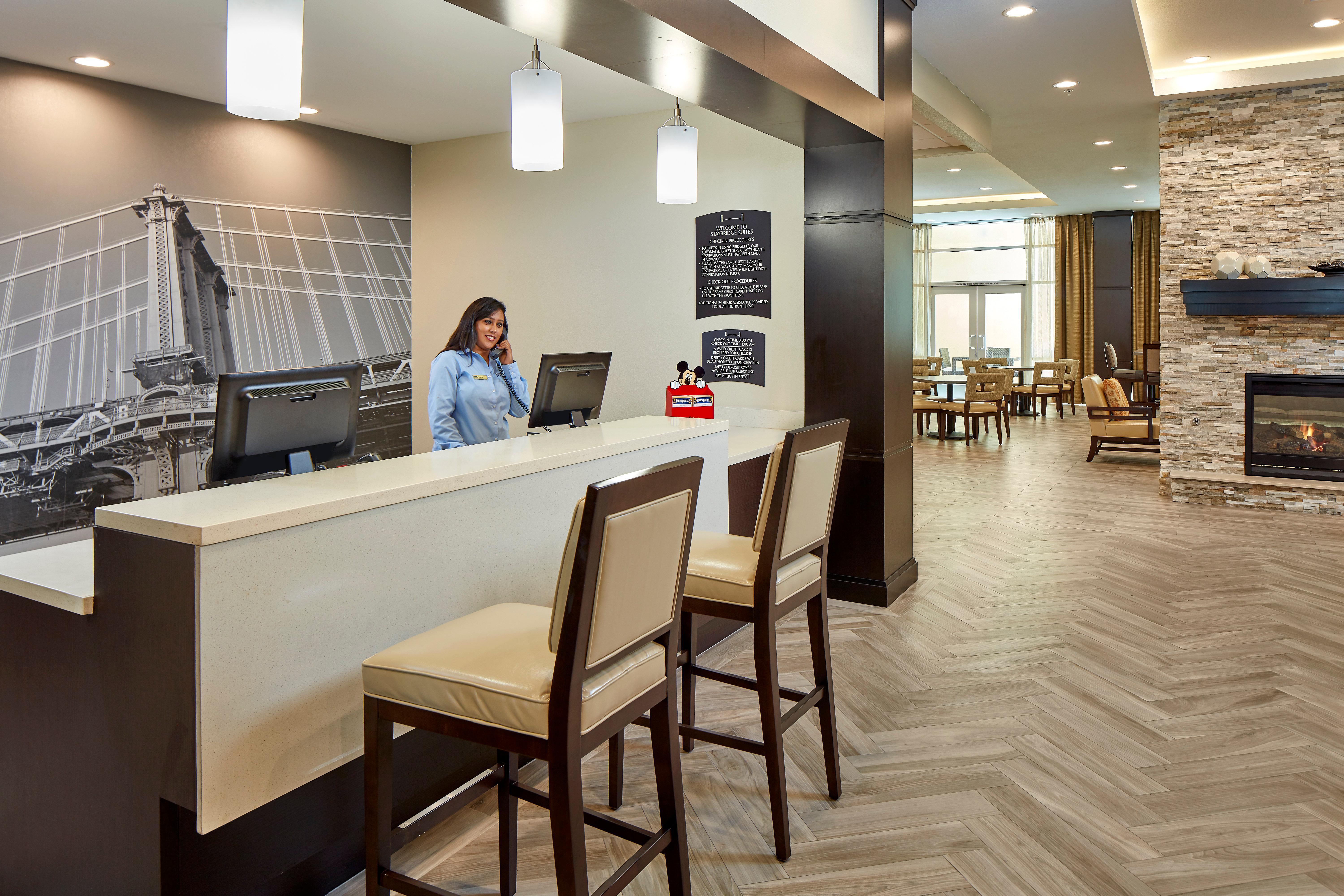 Staybridge Suites Anaheim At The Park By Ihg Exterior foto